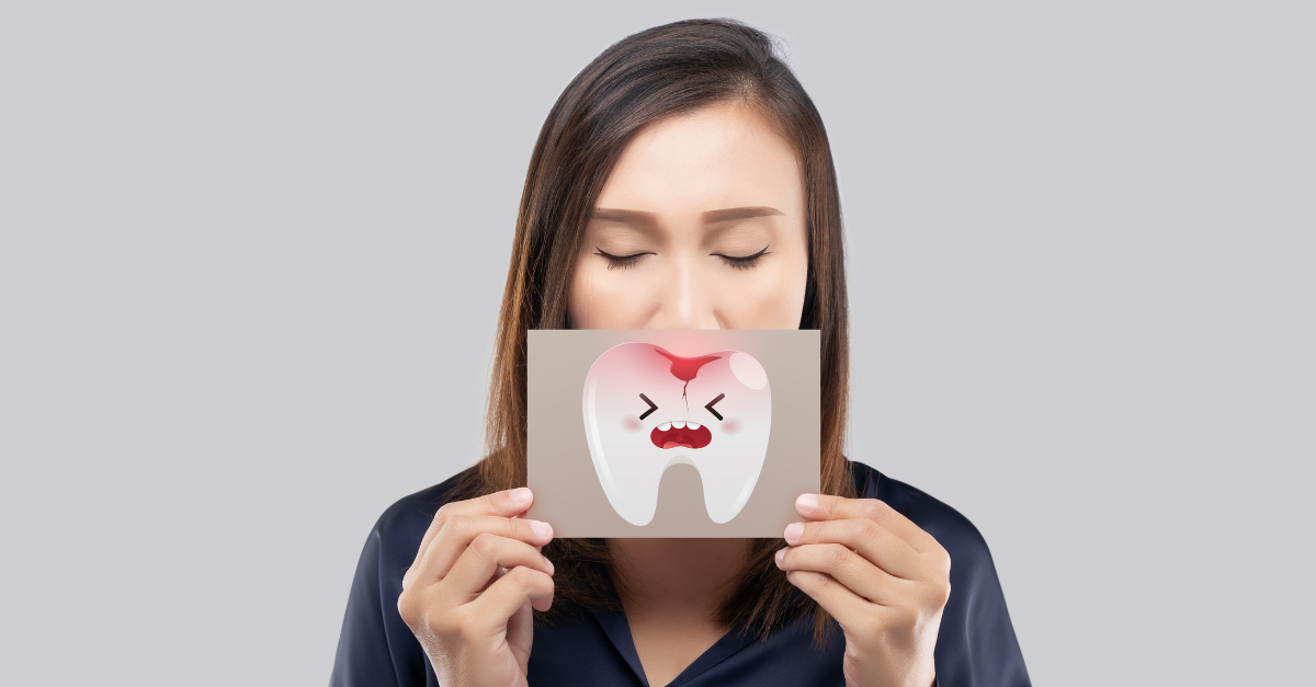 ¿Existen factores genéticos que influyan en la susceptibilidad a la periodontitis?